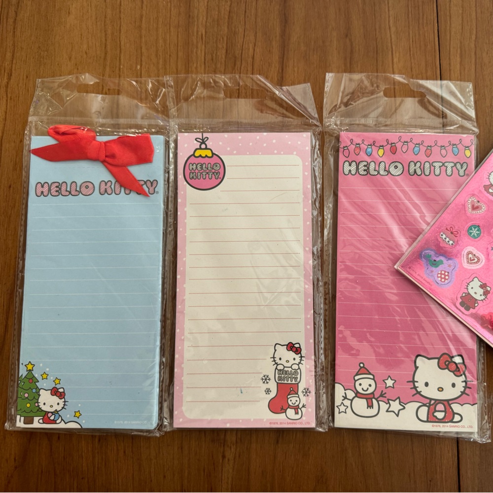 Hello Kitty Christmas Holiday Magnetic Notepad and Sticker Set